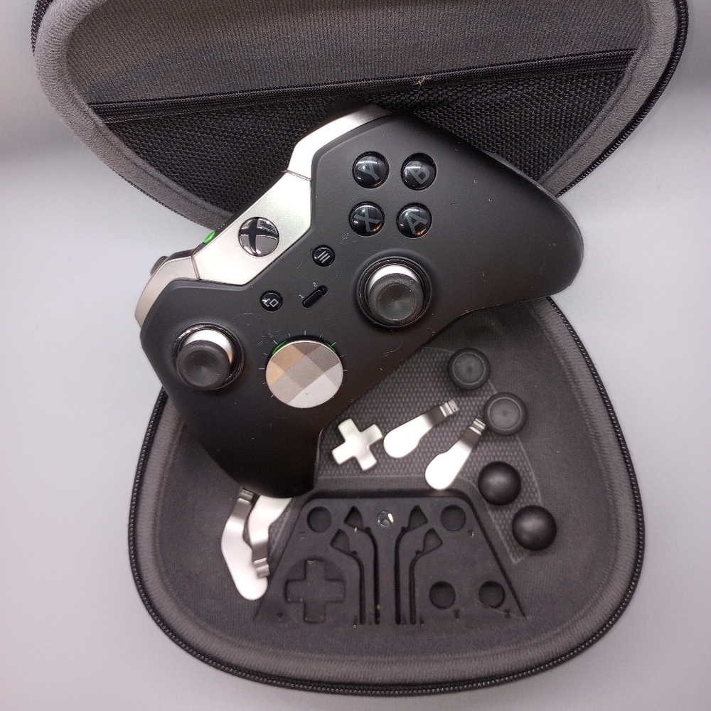 Microsoft XBox One Elite Controller Series 1 Model 1698